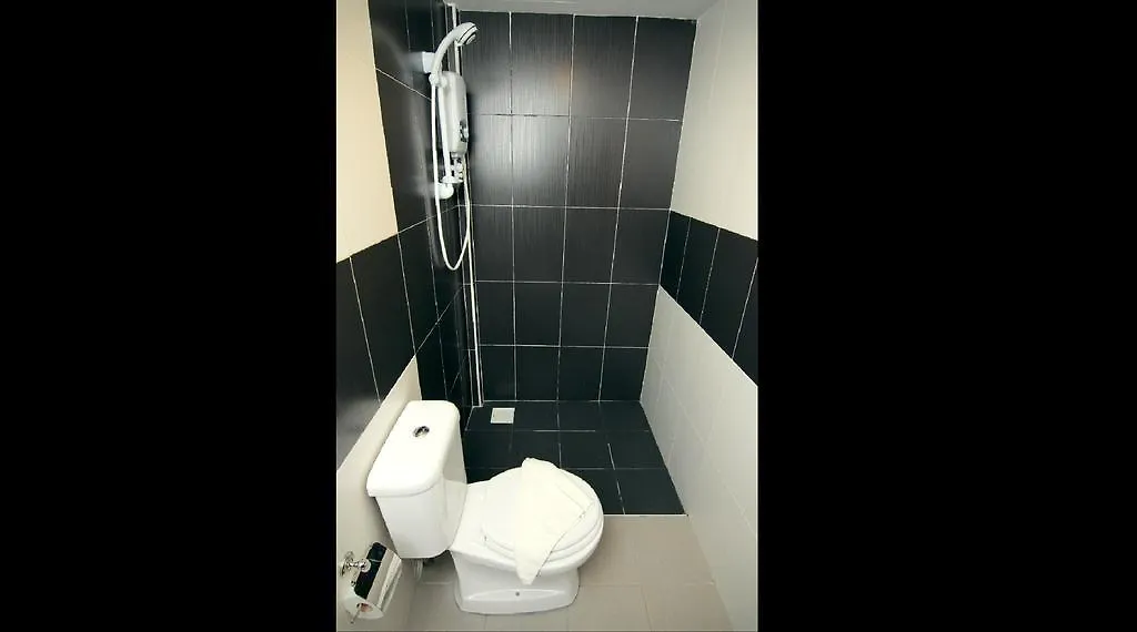 Vitro Hotel جوهر بهرو 2*,  ماليزيا
