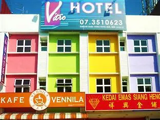 Vitro Hotel جوهر بهرو 2*,
